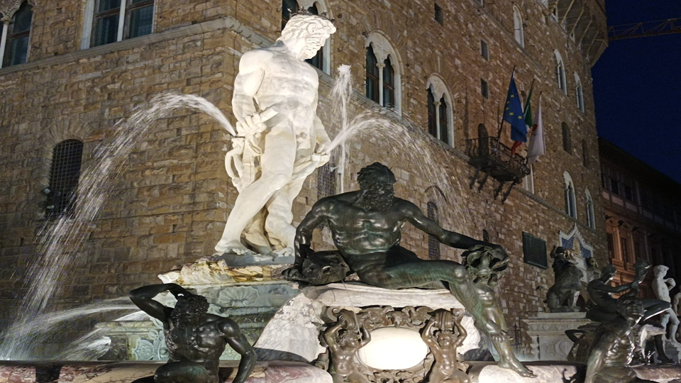 'Fuente de Neptuno' en la Plaza de la Señoría, frente a la esquina del Palazzo Vecchio. (Florencia).