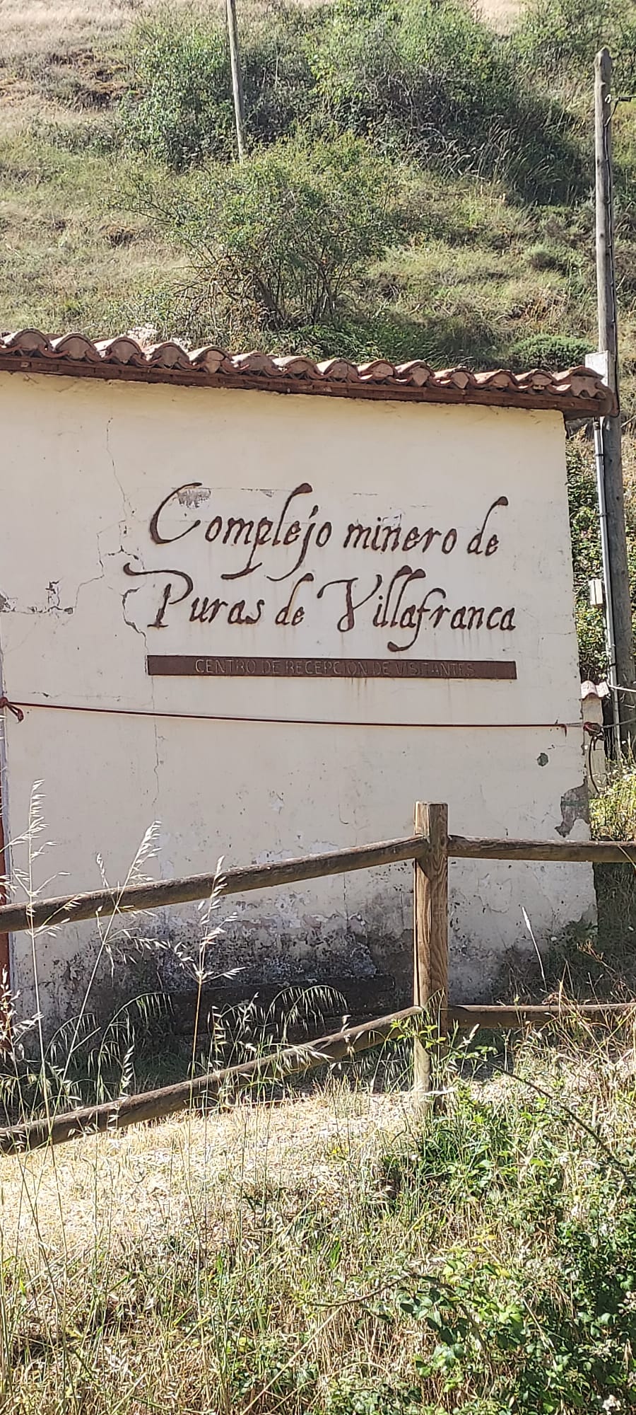 Minas 1